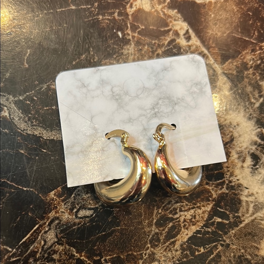 NEW Elegant Gold Plated Hoop Earrings